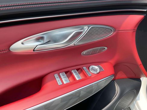 Used 2025 Genesis GV70 3.5T Sport w/ Sport Advanced Package image 17