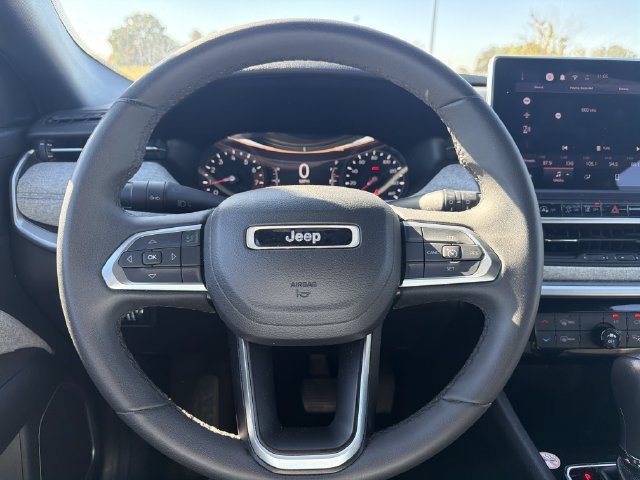 Used 2024 Jeep Compass Latitude AWD/4WD image 25