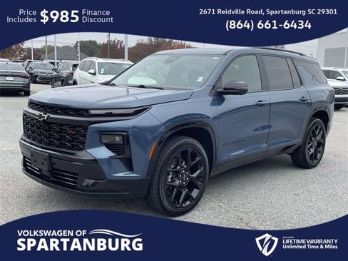 Used 2024 Chevrolet Traverse RS image 3