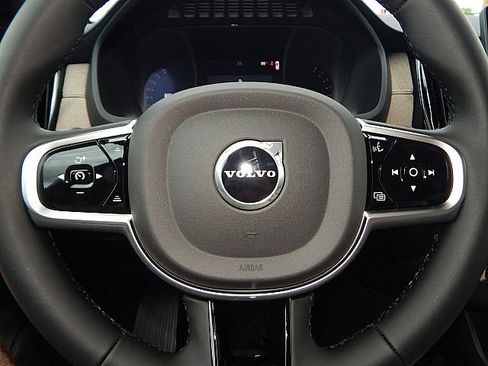 New 2026 Volvo XC90 B6 Plus w/ Protection Package Premier image 22