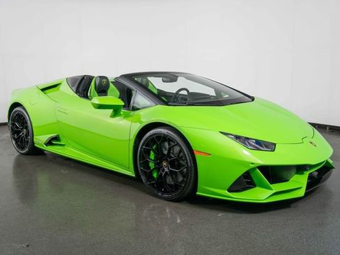 Used 2023 Lamborghini Huracan EVO AWD/4WD image 2