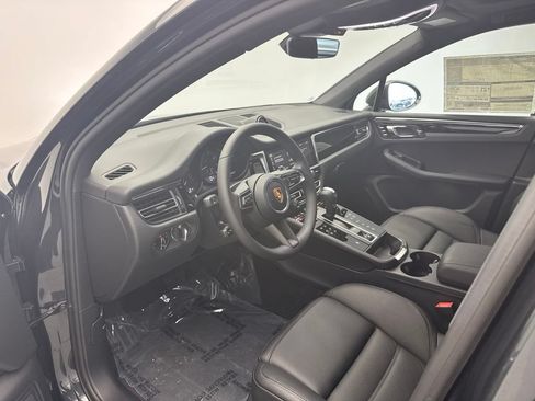 Used 2026 Porsche Macan Turbo AWD/4WD image 6