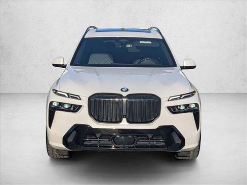 Used 2023 BMW X7 xDrive40i w/ M Sport Package image 2