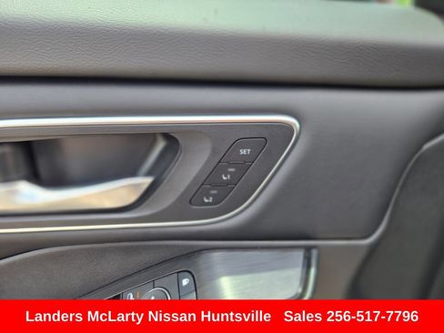 Used 2025 Nissan Rogue Platinum w/ Tech Package FWD image 24