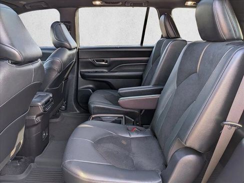 Certified 2025 Toyota Grand Highlander AWD Hybrid image 19