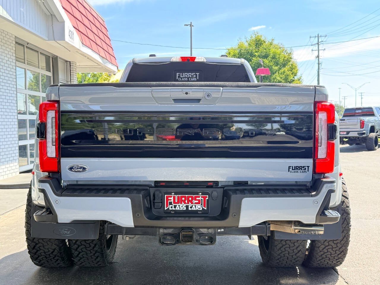 Used 2025 Ford F350 Platinum w/ FX4 Off-Road Package AWD/4WD image 4