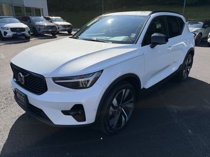 Used 2023 Volvo XC40 B5 Ultimate w/ Protection Package Premier