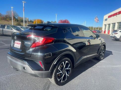 Used 2018 Toyota C-HR XLE image 3