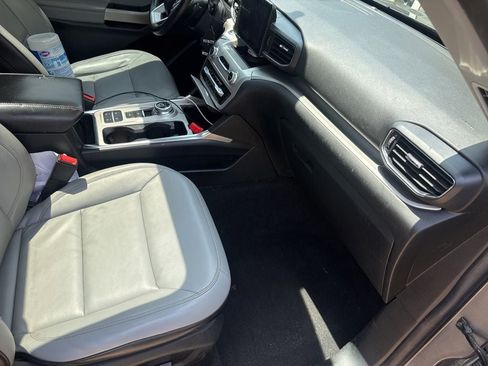 Used 2021 Ford Explorer XLT w/ Equipment Group 202A RWD image 35