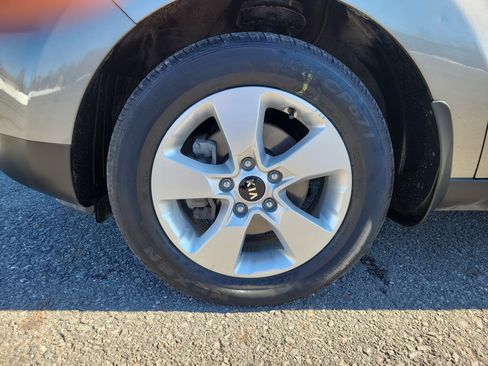 Used 2019 Kia Soul image 12