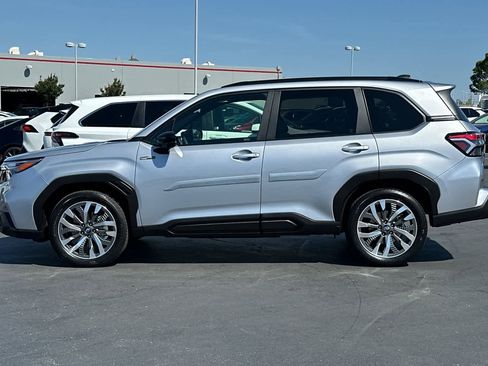 Used 2025 Subaru Forester Touring AWD/4WD image 9