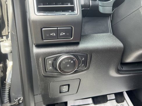 Used 2017 Ford F150 Lariat w/ Equipment Group 502A Luxury image 13