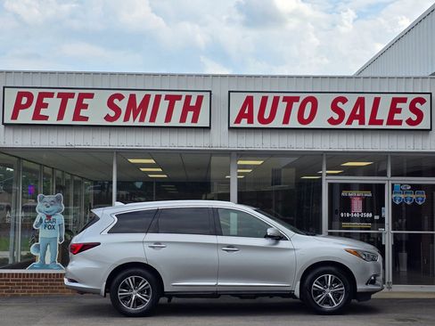 Used 2020 INFINITI QX60 Luxe w/ Essential Package image 2
