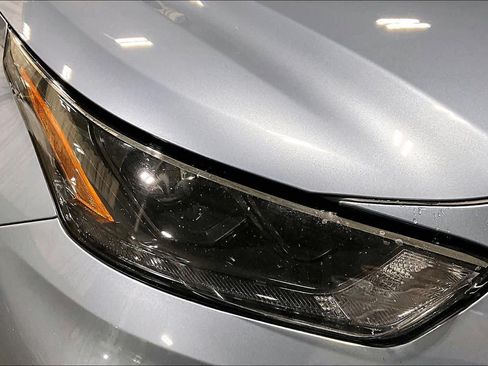 Used 2022 Toyota Highlander XLE AWD/4WD image 28