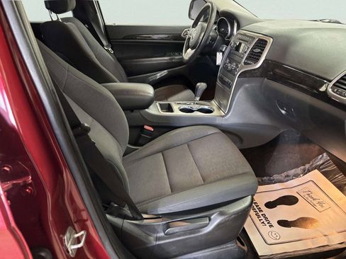 Used 2012 Jeep Grand Cherokee Laredo w/ Laredo E Group image 21