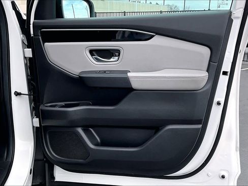 Used 2025 Honda Pilot EX-L image 26