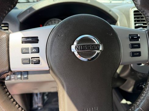 Used 2017 Nissan Frontier PRO-4X w/ Pro-4x Graphics Package AWD/4WD image 32