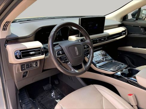 Used 2022 Lincoln Nautilus Reserve AWD/4WD image 18