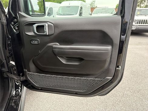 Used 2025 Jeep Wrangler Unlimited Sport S 4xe AWD/4WD image 13