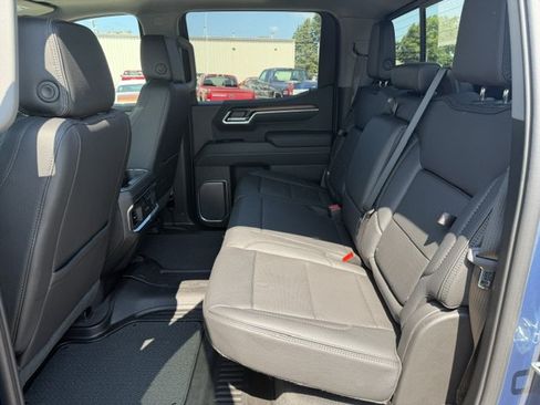 Used 2026 GMC Sierra 1500 Denali w/ Denali Reserve Package AWD/4WD image 12