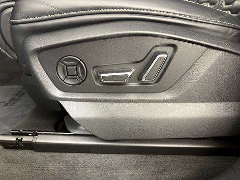 Used 2021 Audi RS Q8 4.0T w/ Black Optic Package image 9