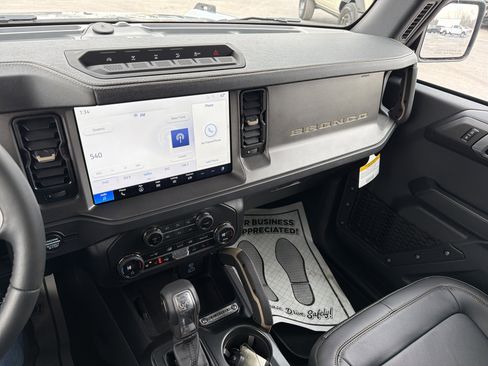 New 2025 Ford Bronco Badlands image 23