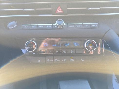 Used 2023 Hyundai Elantra SEL w/ Convenience Package image 16