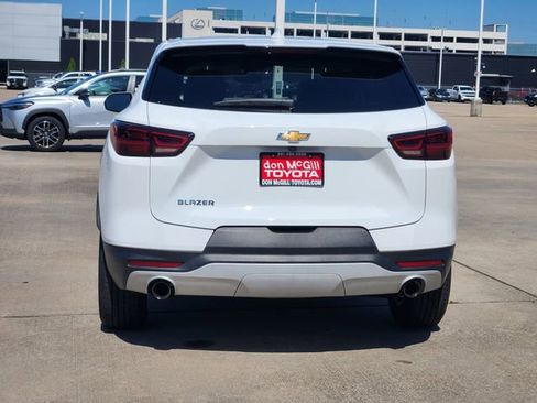 Used 2025 Chevrolet Blazer LT FWD image 6