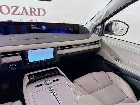 New 2026 Lincoln Navigator L Reserve AWD/4WD image 25