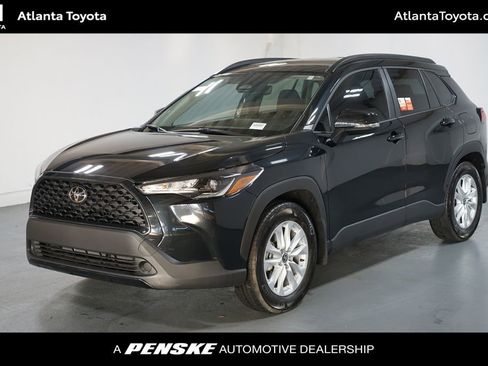 Certified 2025 Toyota Corolla Cross LE image 1