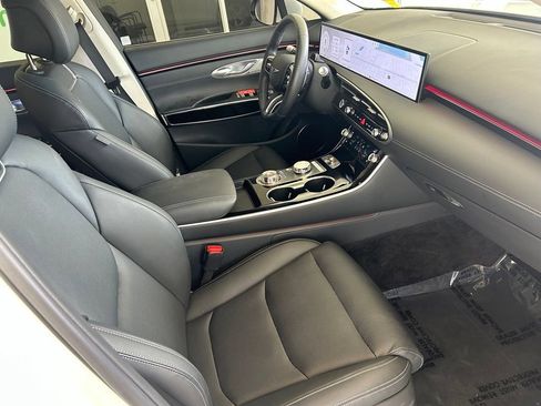 Used 2026 Genesis GV70 2.5T AWD/4WD image 25