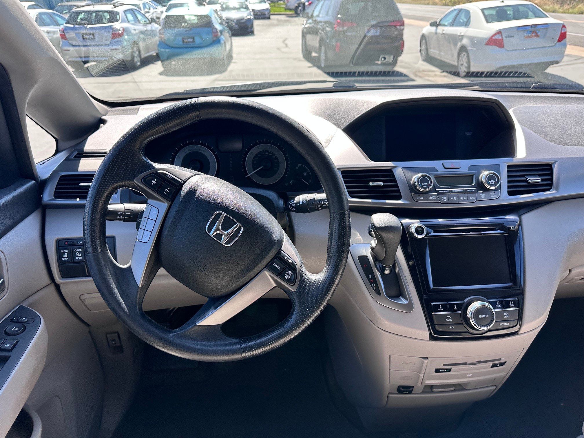 Used 2016 Honda Odyssey SE image 8