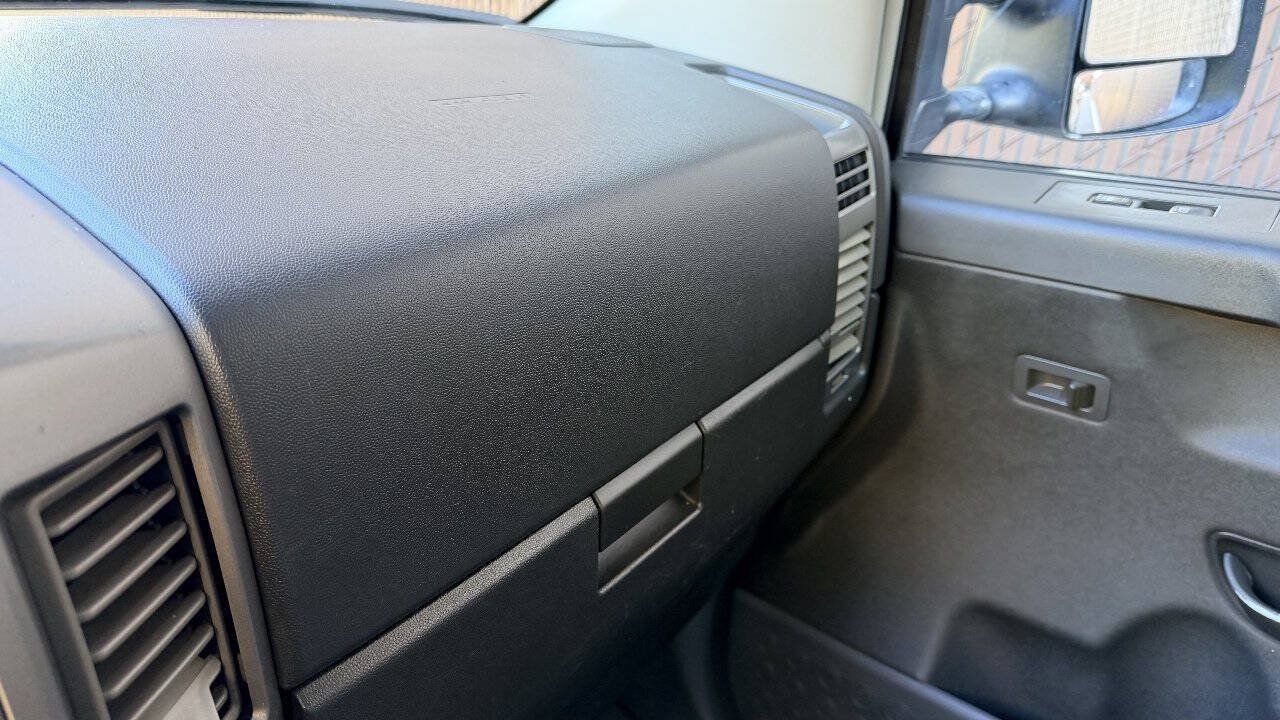 Used 2005 Nissan Titan SE AWD/4WD image 18