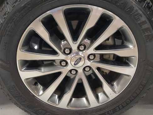 Used 2018 Ford Expedition Limited RWD image 31