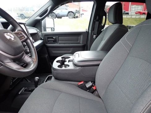 Used 2024 RAM 2500 Tradesman w/ Chrome Appearance Group image 15