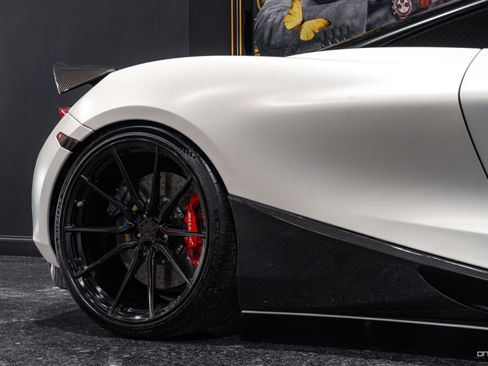 Used 2018 McLaren 720S Performance image 11