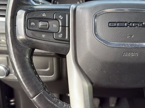 Used 2021 GMC Yukon XL Denali image 17