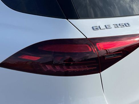 Used 2025 Mercedes-Benz GLE 350 4MATIC image 9