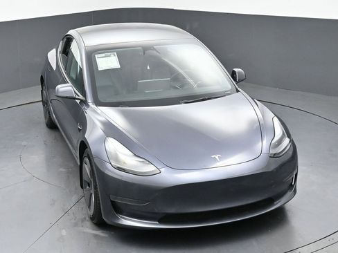 Used 2023 Tesla Model 3 Standard Range image 41