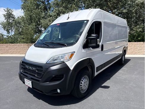 Used 2025 RAM ProMaster 2500 w/ Convenience Group FWD image 3