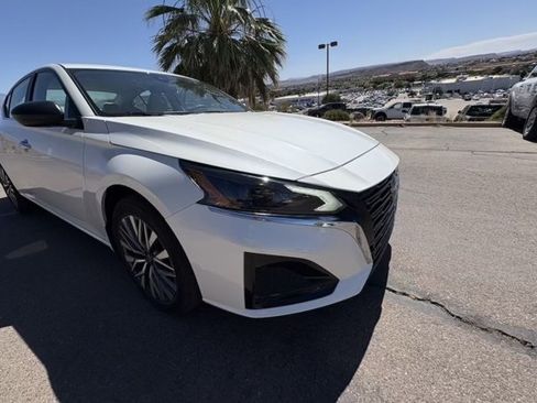 Used 2024 Nissan Altima 2.5 SV FWD image 7