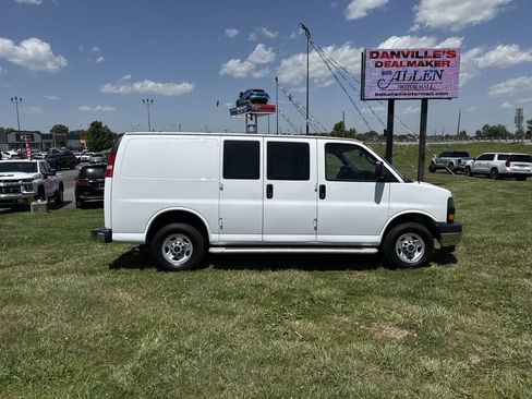 Used 2024 GMC Savana 2500 w/ Driver Convenience Package RWD image 14