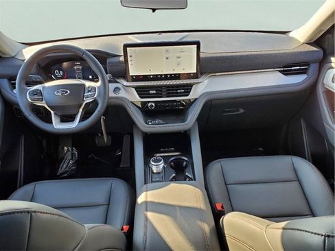 New 2025 Ford Explorer Active w/ Active Comfort Package image 18