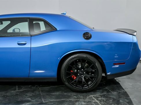 Used 2016 Dodge Challenger SRT Hellcat image 7