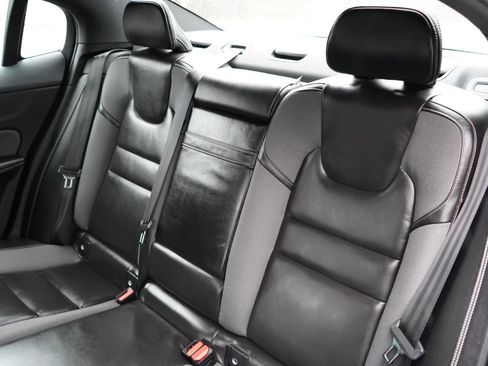 Used 2019 Volvo S60 T6 R-Design image 59