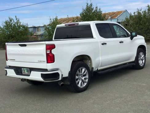 Used 2019 Chevrolet Silverado 1500 Custom w/ Custom Value Package AWD/4WD image 8