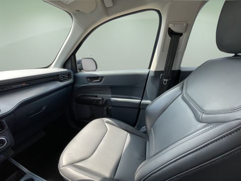 Used 2024 Ford Maverick Lariat w/ Black Appearance Package AWD/4WD image 33