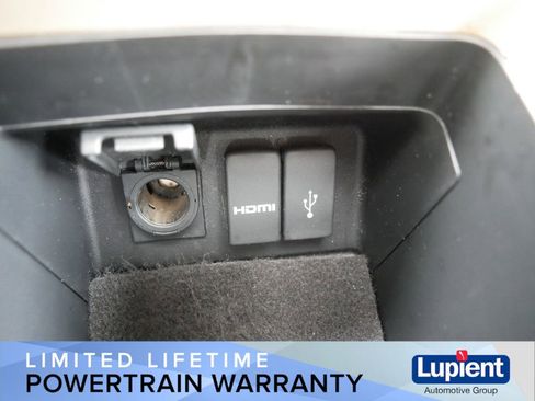 Used 2017 Acura ILX w/ Premium Package FWD image 28