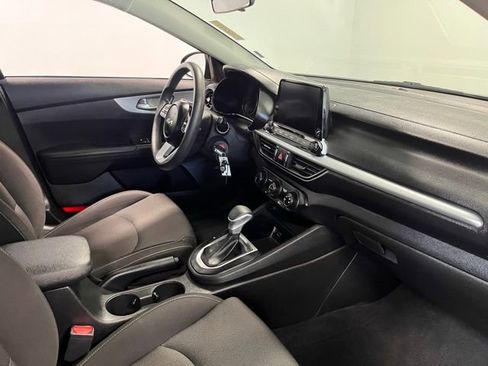 Used 2023 Kia Forte LXS image 11