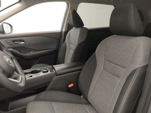 Used 2023 Nissan Rogue SV image 17